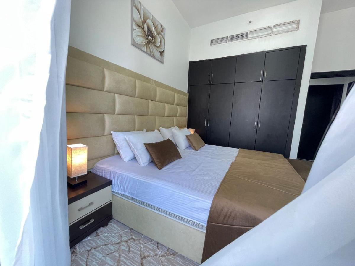 Private Gorgeous Room With Marina View With Shared Kitchen In Shared Apartment ดูไบ ภายนอก รูปภาพ
